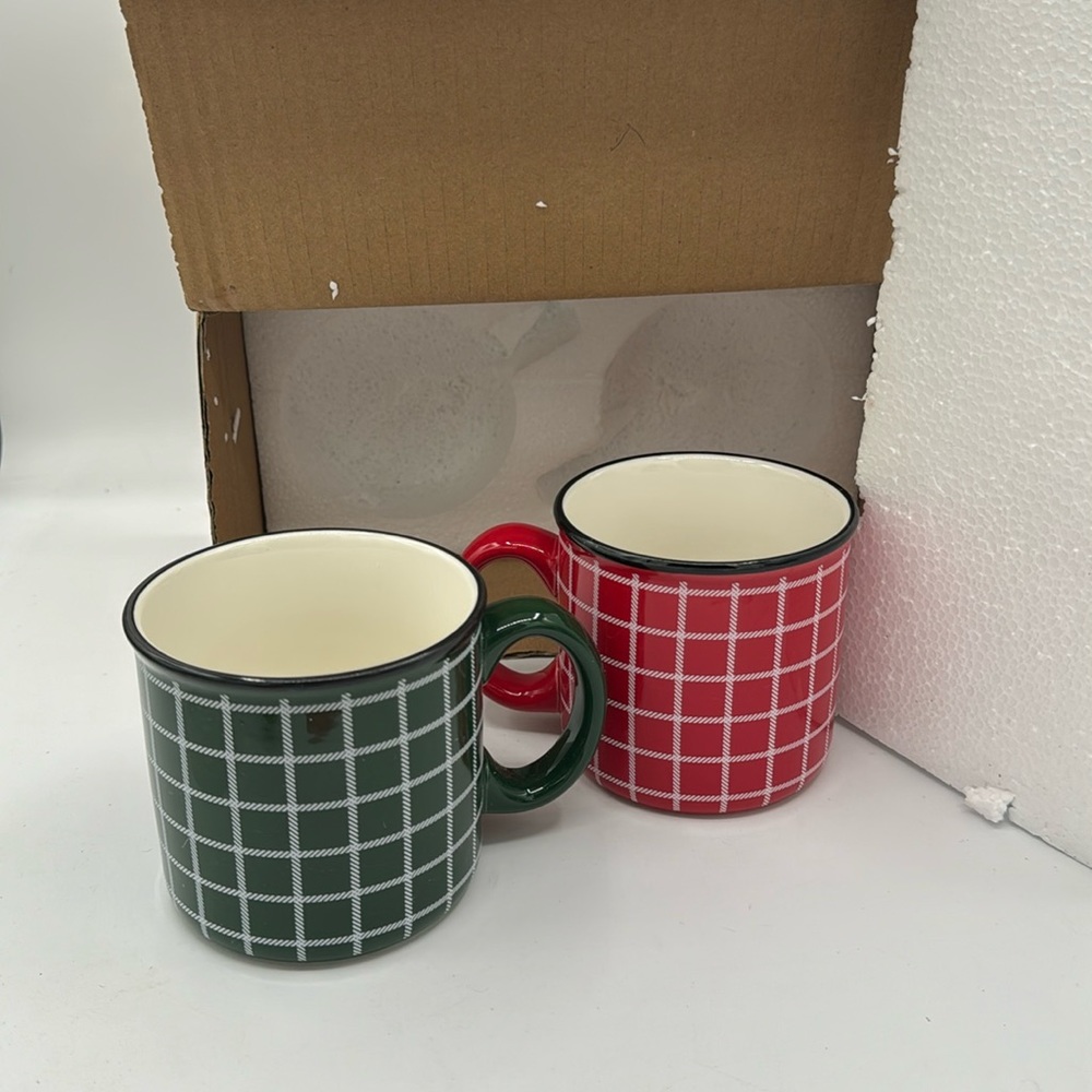 NIB Hallmark Red & Green Mugs